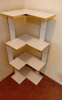 طبقه  ام دی اف گوشه اتاق