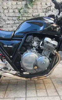 سی بی ۴۰۰