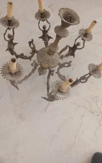 لوستر برنزی خیلی قدیمی