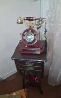 تلفن ومیزتلفن