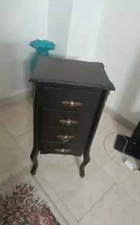 زیرتلفنی وگلدان