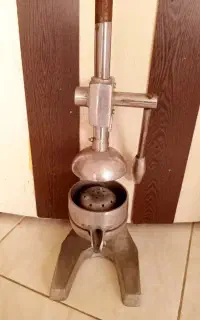 آب مرکبات گیری دستی