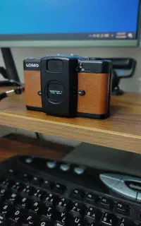 دوربین لومو  lomo کاستوم ( چرم طبیعی )