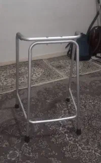 تخت تاشو و واکر