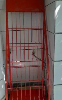قفسه فلزی