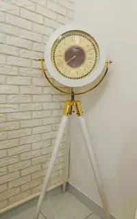 ساعت ایستاده شیک سه پایه
