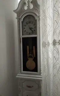 ساعت ایستاده چوبی