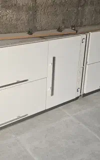 فروش کابینت آشپزخانه MDF هایگلاس سفید کم‌کارکرد