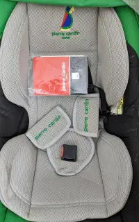 کریر پیرکاردین فرانسه