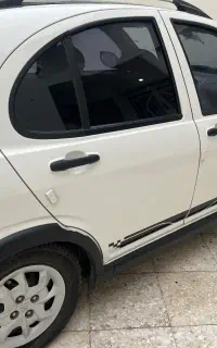 کوئیک R  سفید مشکی در حد
