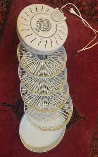 دستگاه میوه خشک کن