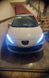 معاوضه ۲۰۷ خشک سفیدبا رنگ مشکی