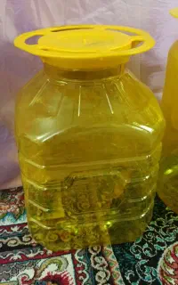 دبه یا بطری یا ظرف ترشی