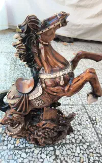 مجسمه اسب