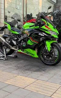 کاوازاکی نینجا چهارسیلندر ZX-25R فول درحد خشک 1402