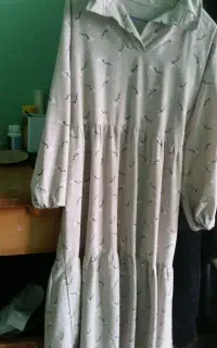 چند تا کتاب آموزشی .پیراهن و مانتو مجلسی