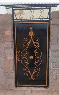 یک عدد درب حیاط