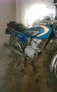موتور هندا مدل پیشرو کویر مزایده ای