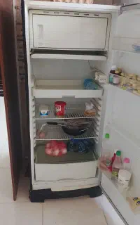 یخچال قدیمی سالم