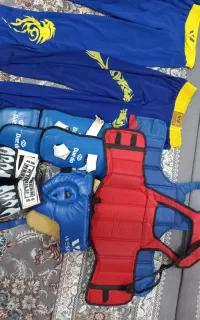 لباس و وسایل ورزشی