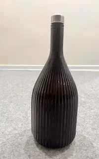 بطری۸لیتری با درب فلزی پیچی و محکم