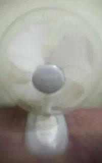یک پنکه ی کوچک فروشی