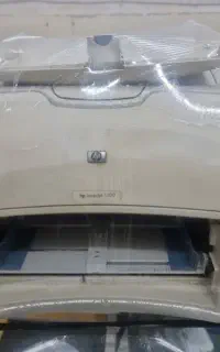 پرینتر hp1300 لیزری سیاه سفید .متصل به تلفن همراه