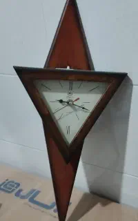ساعت دیواری ...