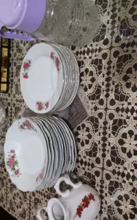 چند دست بشقاب ۱۹۰۰۰۰۰