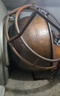یک عدد پاتیل مسی بزرگ