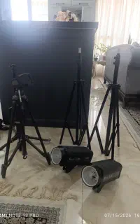 سه پایه دوربین و هدلایت