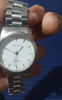 ساعت Trust