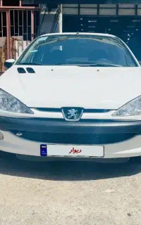 ۲۰۶ صندوق دار v8 موتور بزرگ