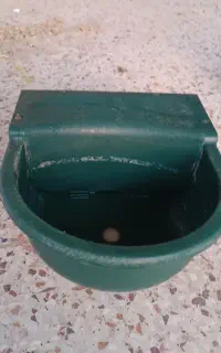 آبخوری گوسفندی شناور دار ایتالیایی اصل و پالت دام
