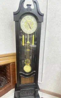 ساعت چوبی ایستاده