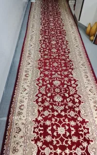 کنار فرشی و پشتی