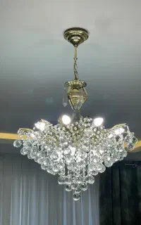 لوستر کریستال و مبل
