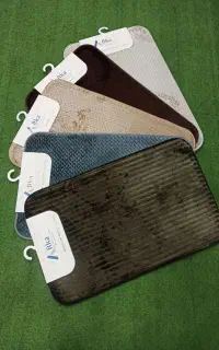 پادری پشت چرم