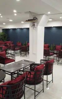 استخدام همکار خانم در کافه سنتی