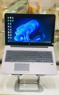 لپتاپ گرافیک 8 هارد 512 ssd هشت هسته مناسب طراحی