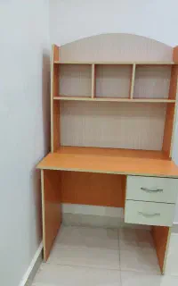 میز تحریر ولب تاپ دو کشو دارد با ورق ام دی اف