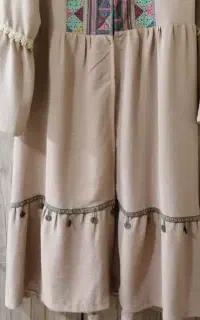 مانتو ابروبادی کرمی