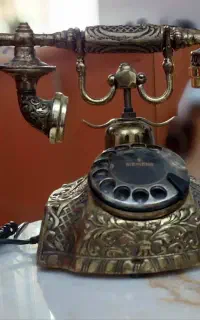 تلفن رومیزی برنزی