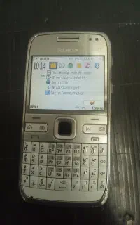 نوکیا E72