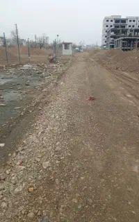 نقشه بردار و کارگر ساده