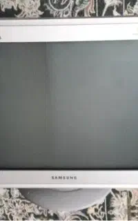 مانیتور ۱۷ اینج صفحه تخت
