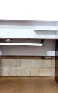 میز تحریر و کامپیوتر