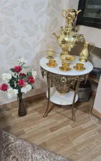 میز سماور طلایی سه پایه برنزی