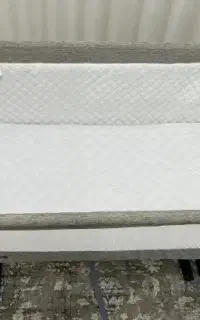 تخت و گهواره کنار مادر