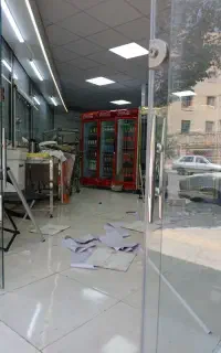 نیازمند منقل دار ذغالی. نیرو خانم و شاطر
